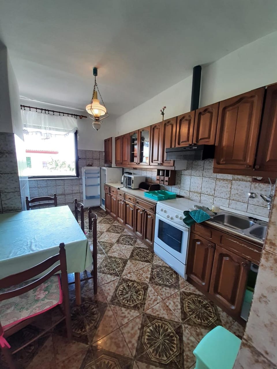 Kitchen or kitchenette, Communal kitchen