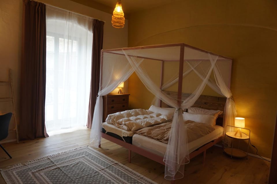 Alte Brennerei Schloss Zehista EG Rittersporn Apartment in Pirna