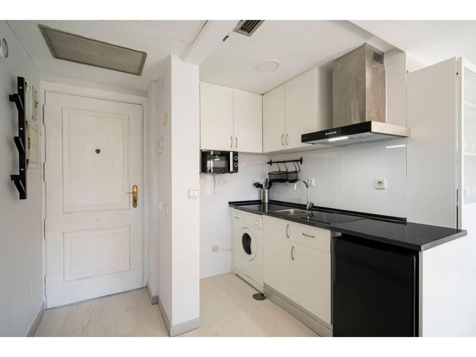 Lovely loft close Cuzco Sor Angela Apartment in Madrid