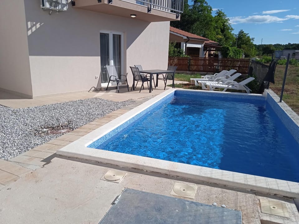 Property building, Swimming pool