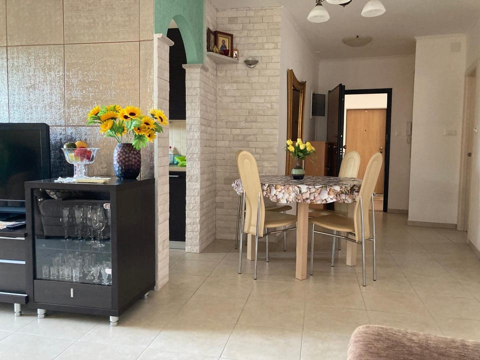 Stella Apartment in Monterol
