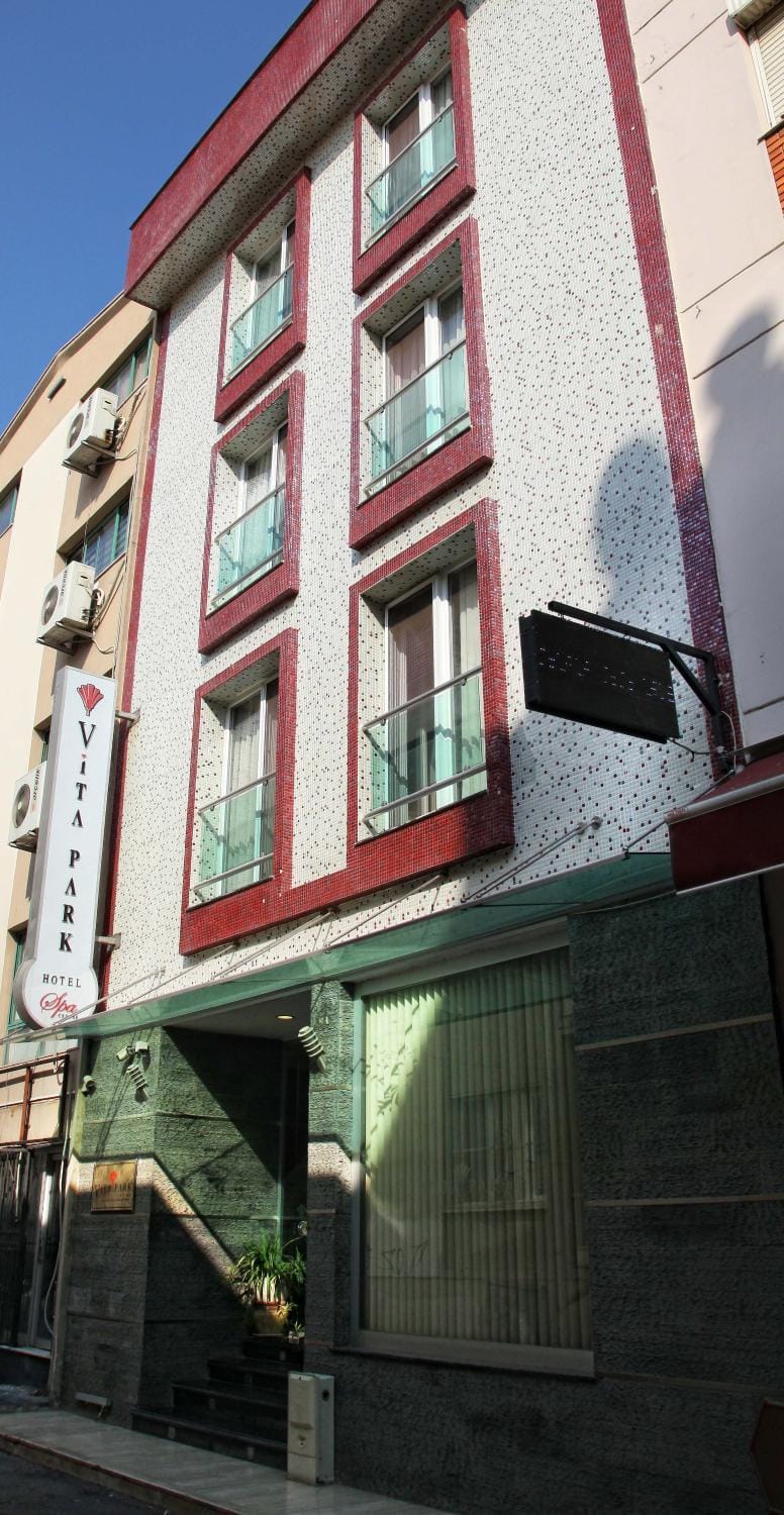 Property building, Day