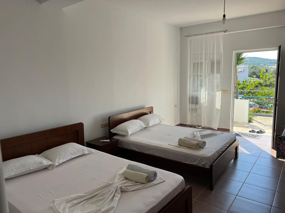 Villa Isufi Apartment in Ksamil
