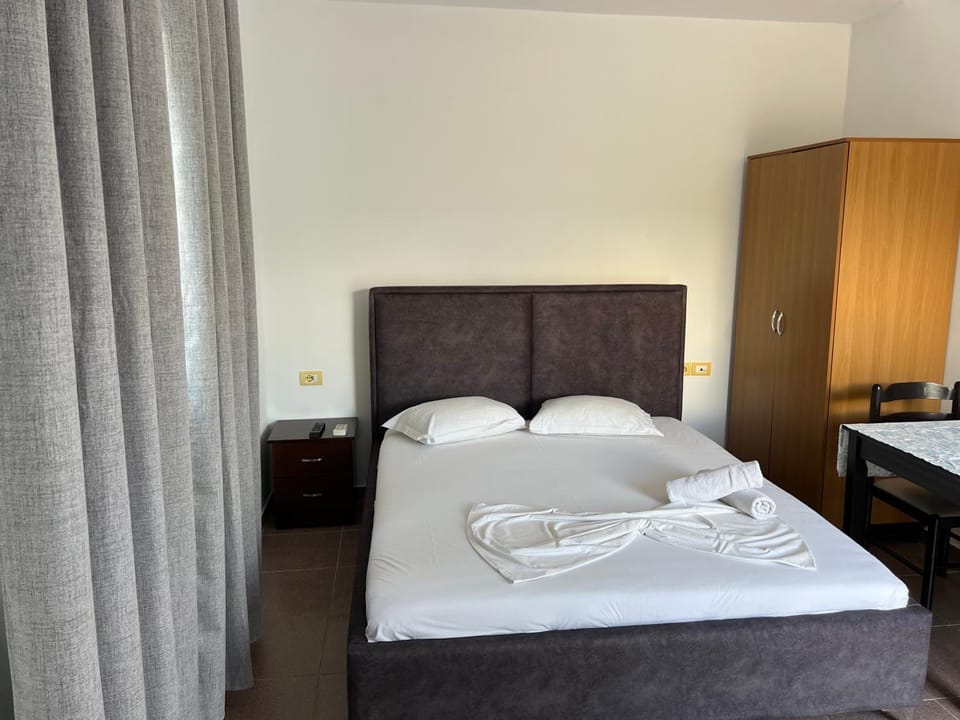 Villa Isufi Apartment in Ksamil