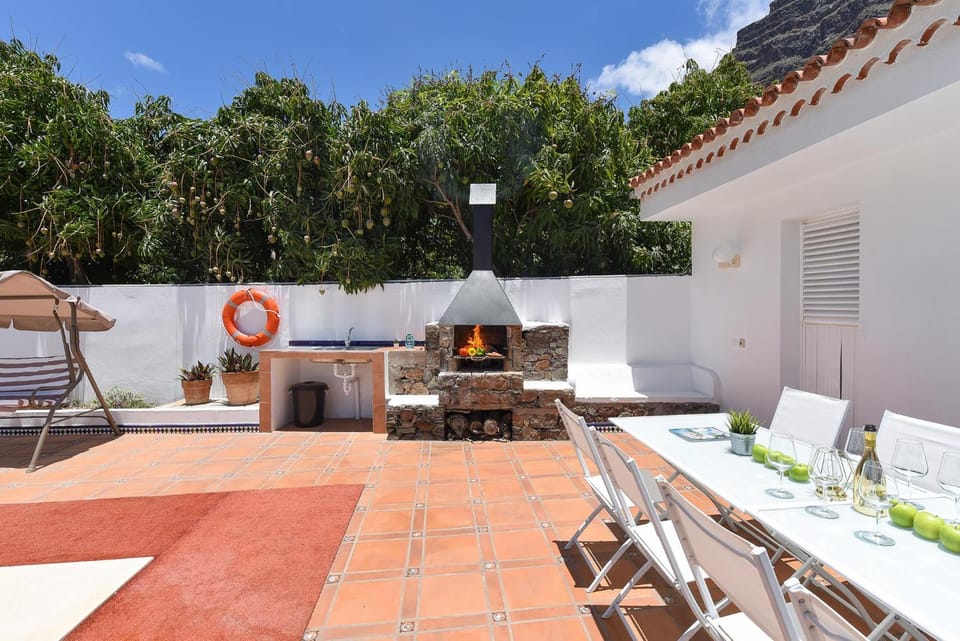 BBQ facilities, Dining area