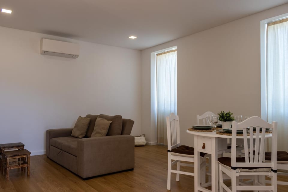 Living room, Dining area, air conditioner