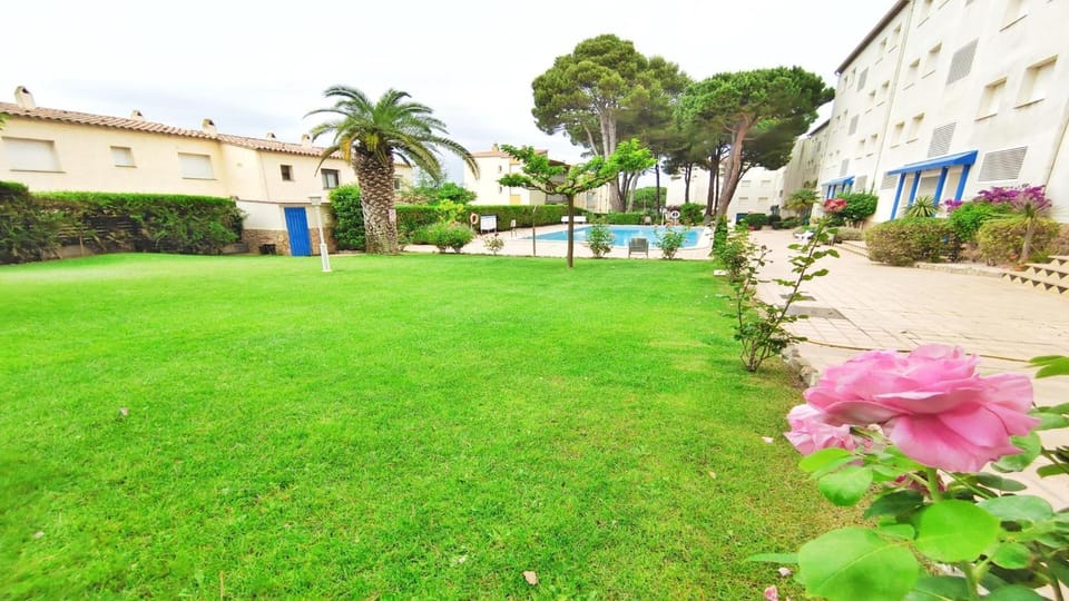 Property building, Garden, Garden view