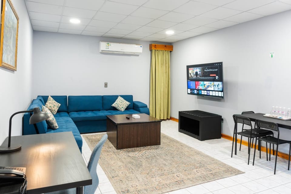 TV and multimedia, Living room, Dining area, air conditioner