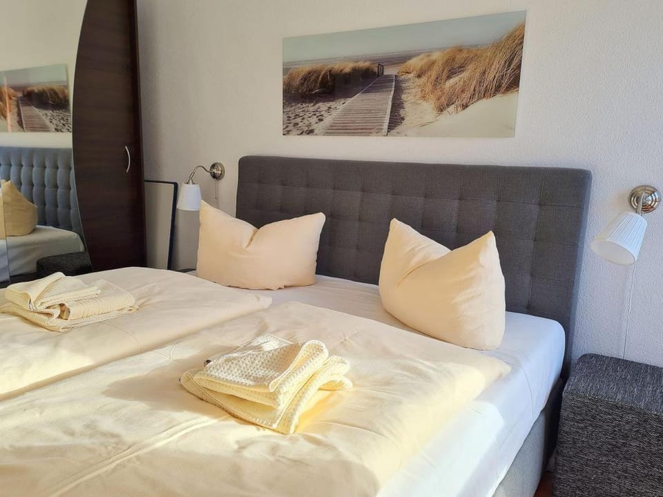 Ferienwohnung 2 im Haus am See mit Terrasse und Wintergarten Apartment in Sellin