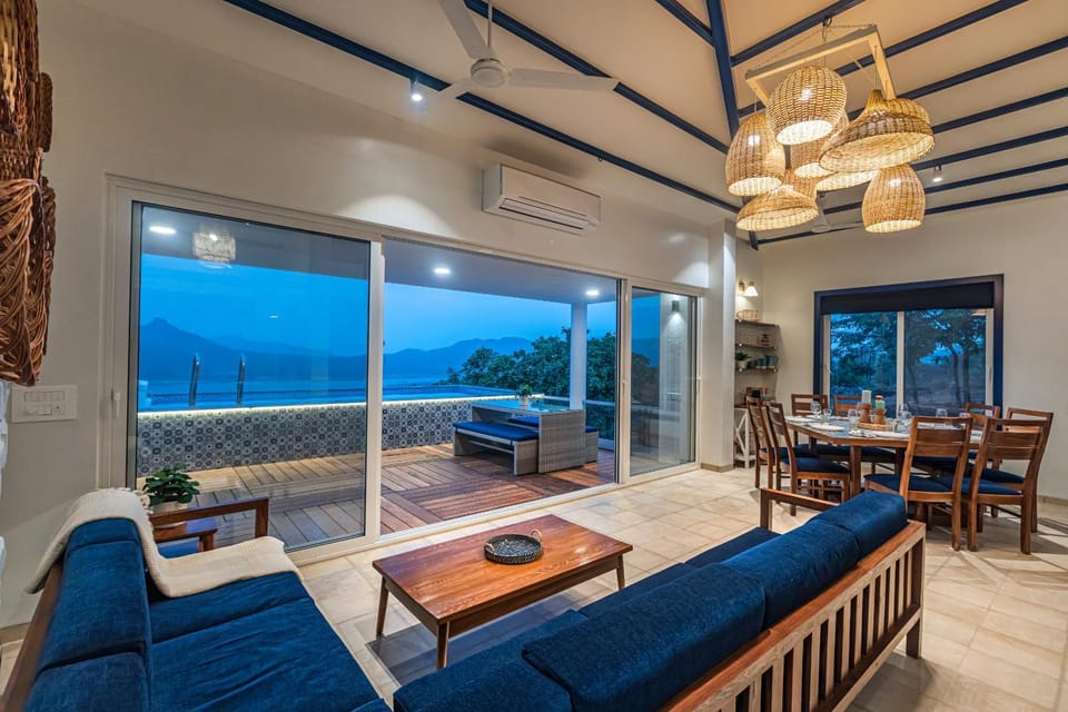 Living room, Seating area, Lake view, Mountain view, Swimming pool, Dinner
