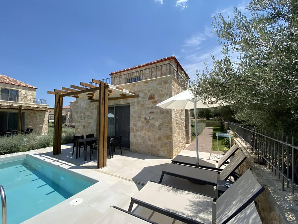 Property building, Patio, Swimming pool