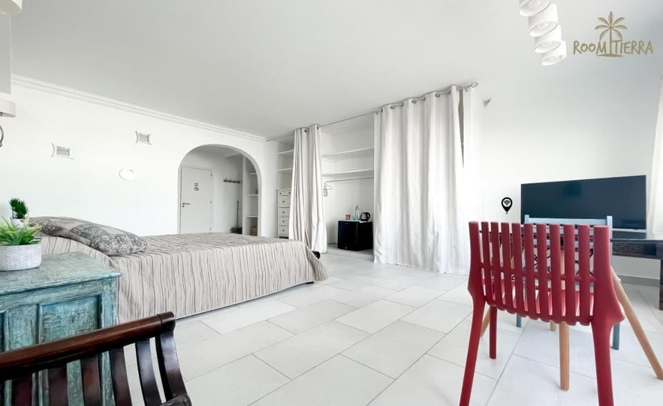 Room Tierra wifi free private bathroom , central town Apartment in Corralejo