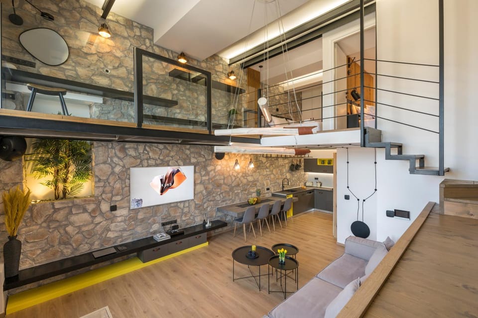 TV and multimedia, Kitchen or kitchenette, Living room, Seating area