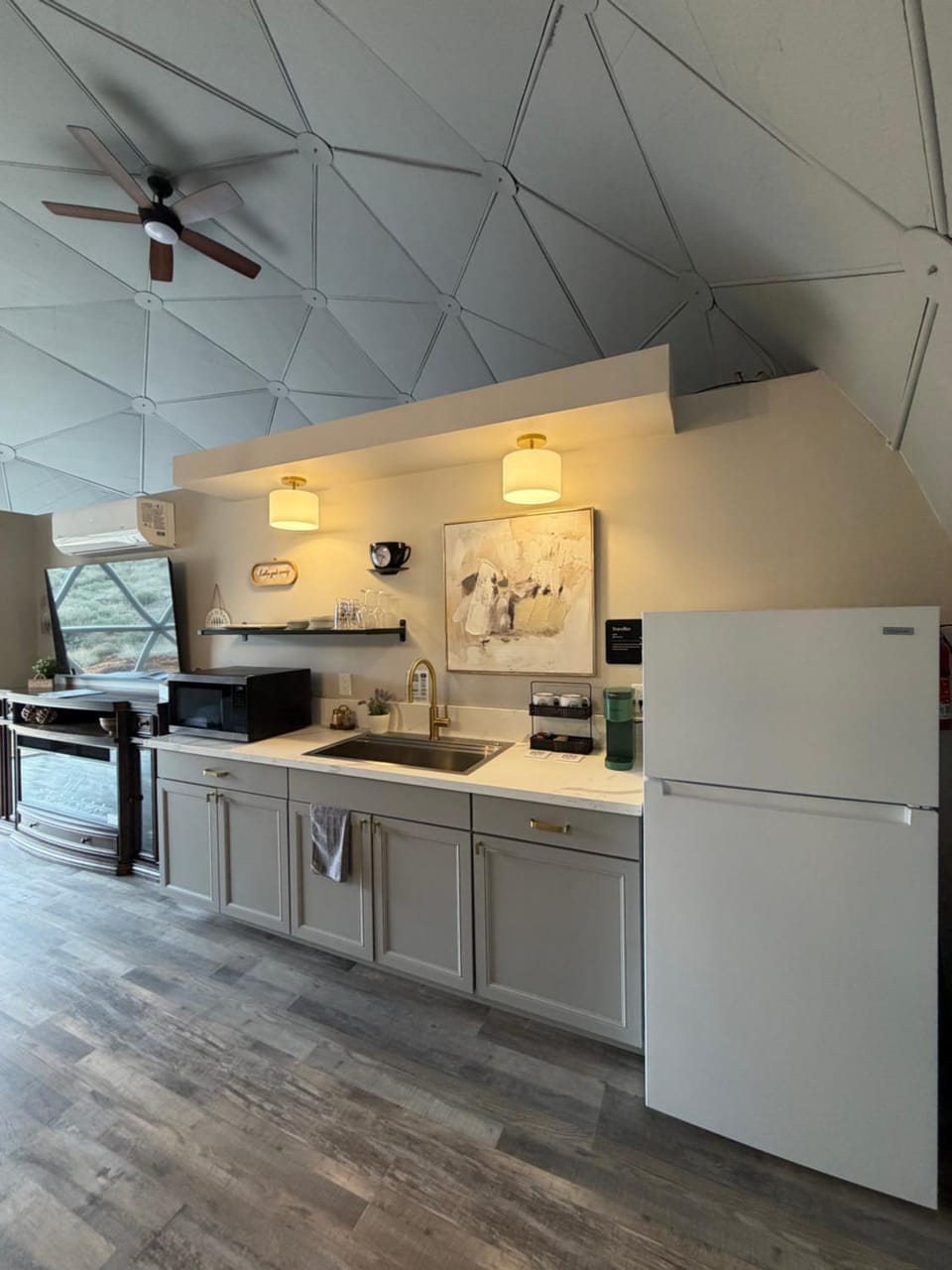 TV and multimedia, Kitchen or kitchenette, fireplace