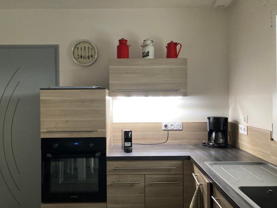 Coffee/tea facilities, Kitchen or kitchenette, pet friendly, stove, toaster