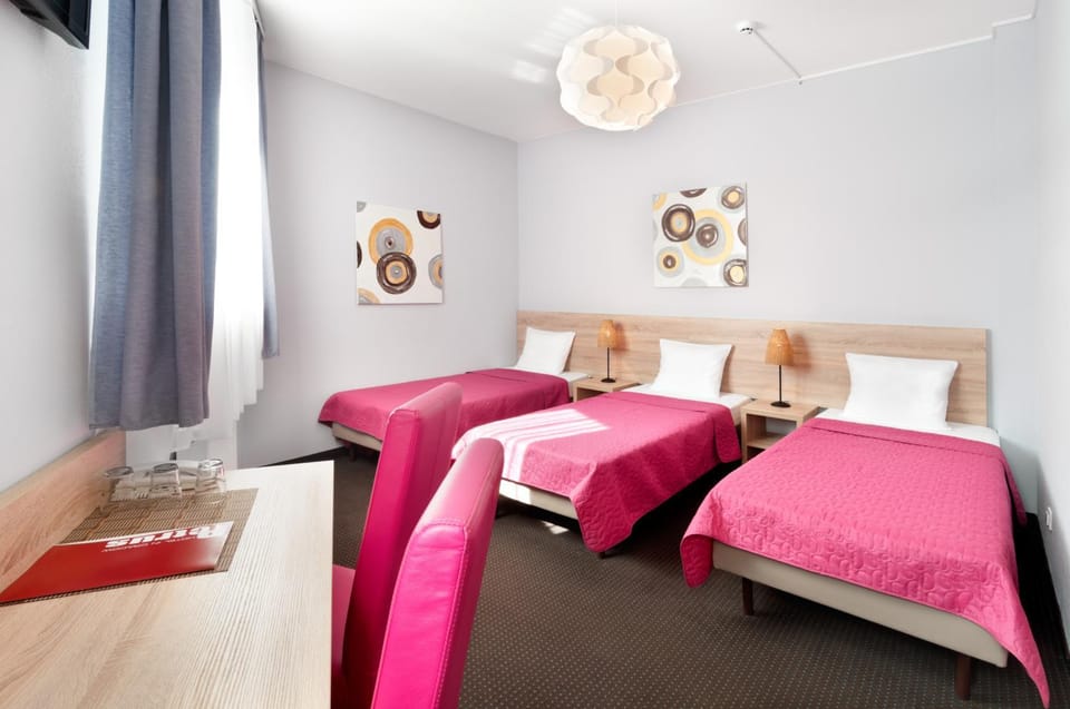 Photo of the whole room, Photo of the whole room, Decorative detail