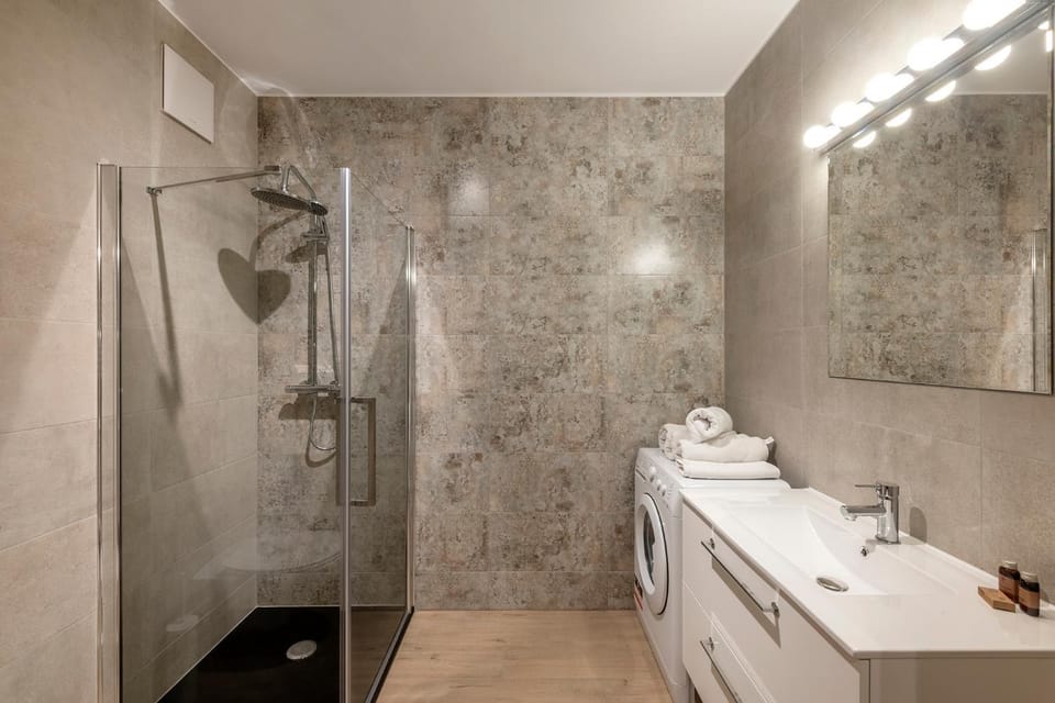 Shower, Bathroom, washing machine