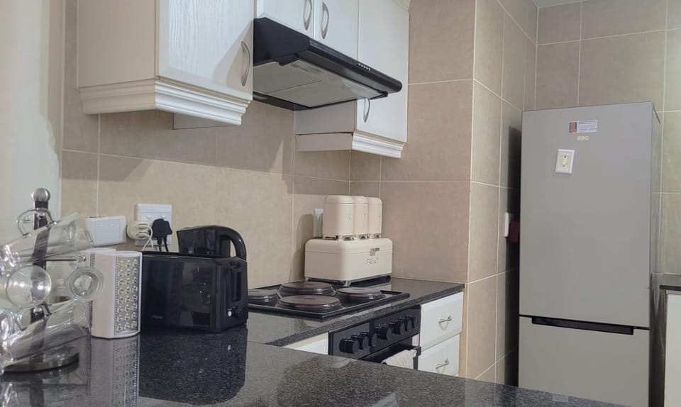 microwave, oven, stove, kitchen