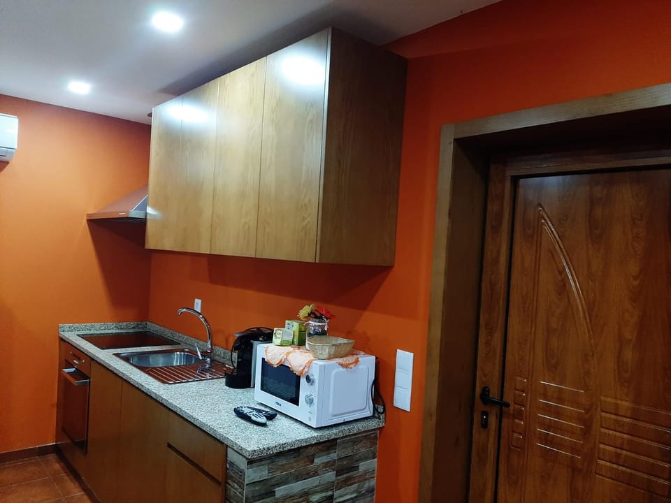 Coffee/tea facilities, stove