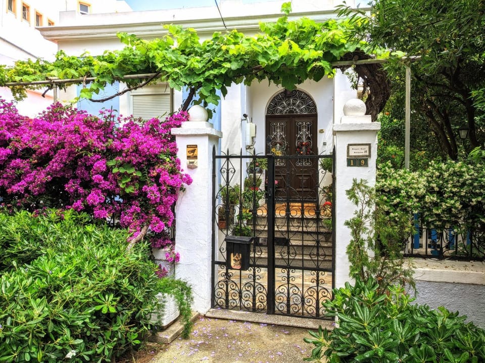 Property building, Spring, Day, Garden, Garden view