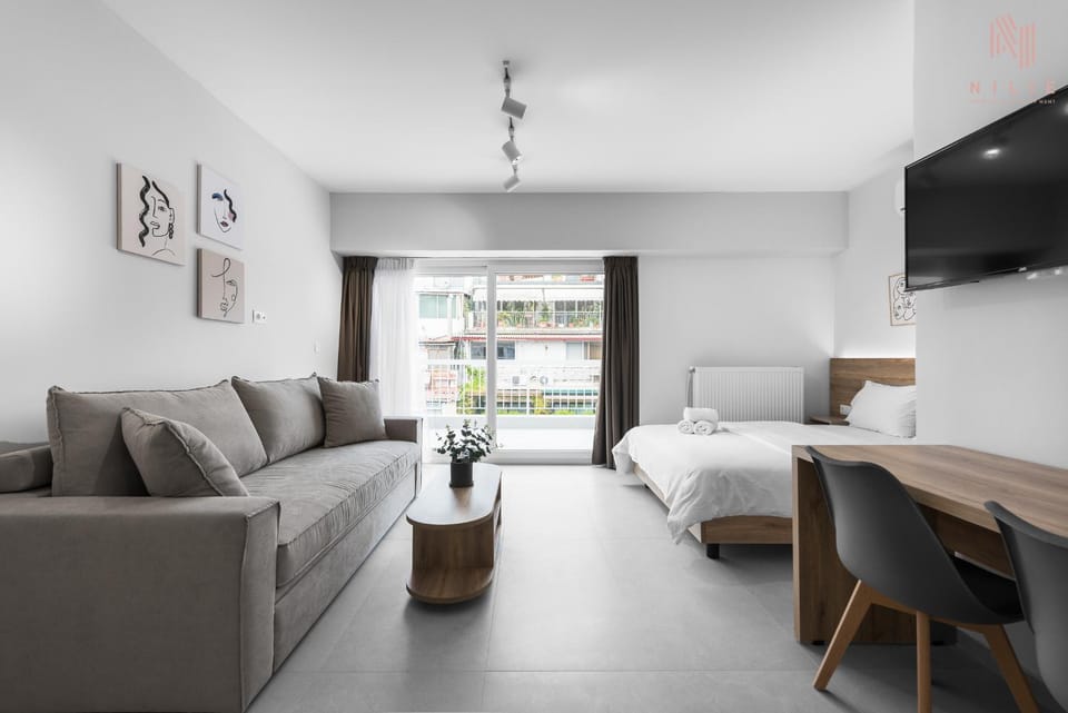 Bed, TV and multimedia, Photo of the whole room