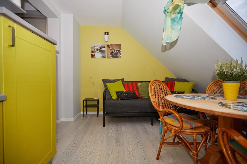 APARTAMENTY NAD ŁOMNICZKĄ-MALACHIT Apartment in Lower Silesian Voivodeship