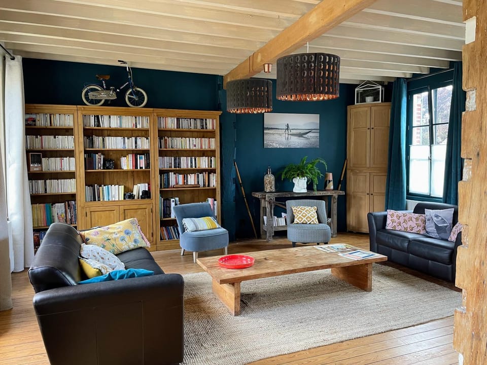 Library, Living room
