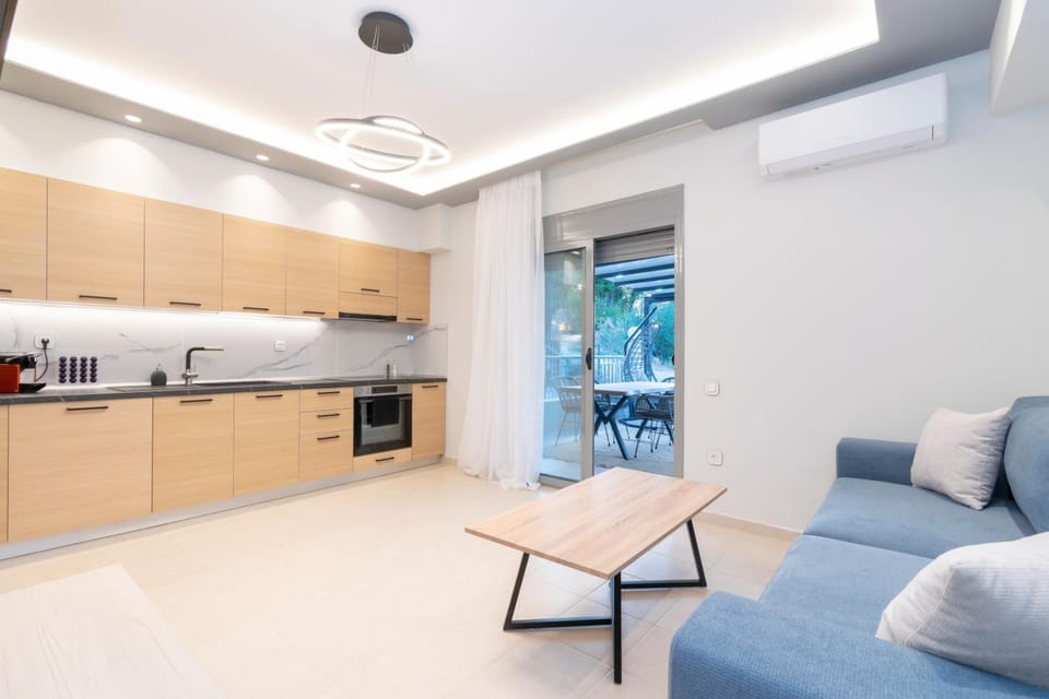 Kitchen or kitchenette, Living room, Seating area, Dining area