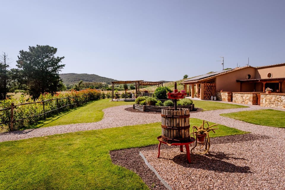 Property building, Natural landscape, Garden