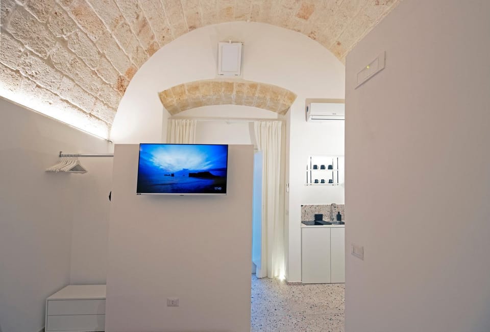 TV and multimedia, Kitchen or kitchenette