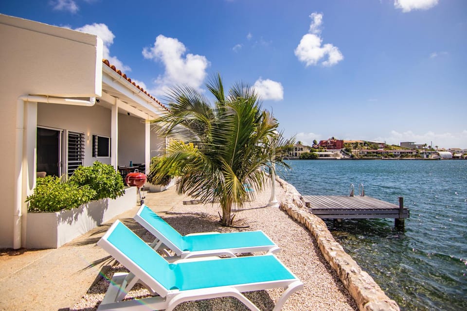 Property building, Day, Natural landscape, Balcony/Terrace, Beach, Sea view, sunbed
