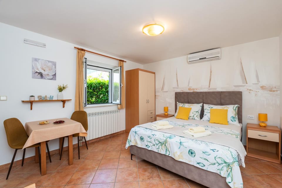 Small and friendly traditional home Apartment in Dubrovnik-Neretva County