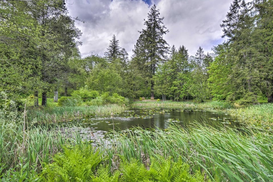 Historic, Victorian Villa with Park On-Site Villa in Hood Canal