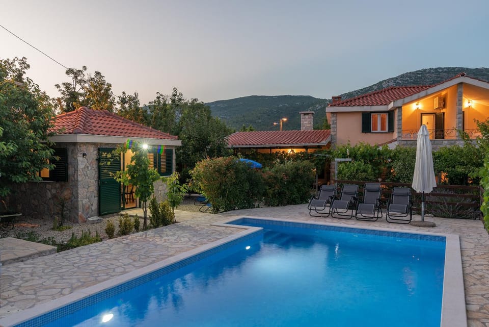 Property building, Pool view, Swimming pool