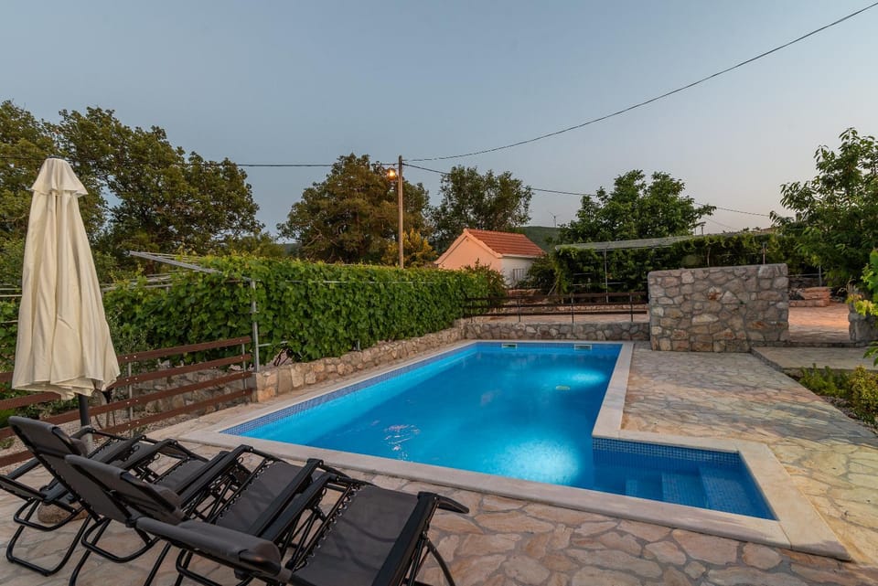 Pool view, Swimming pool