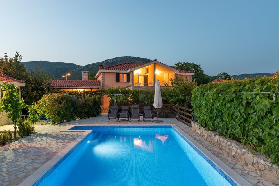 Property building, Pool view, Swimming pool