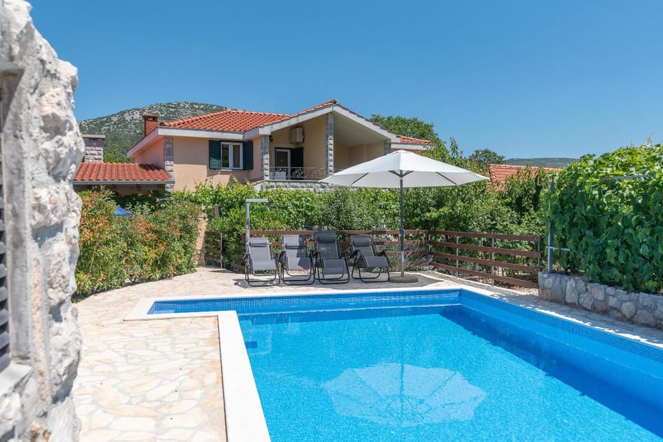 Property building, Pool view, Swimming pool