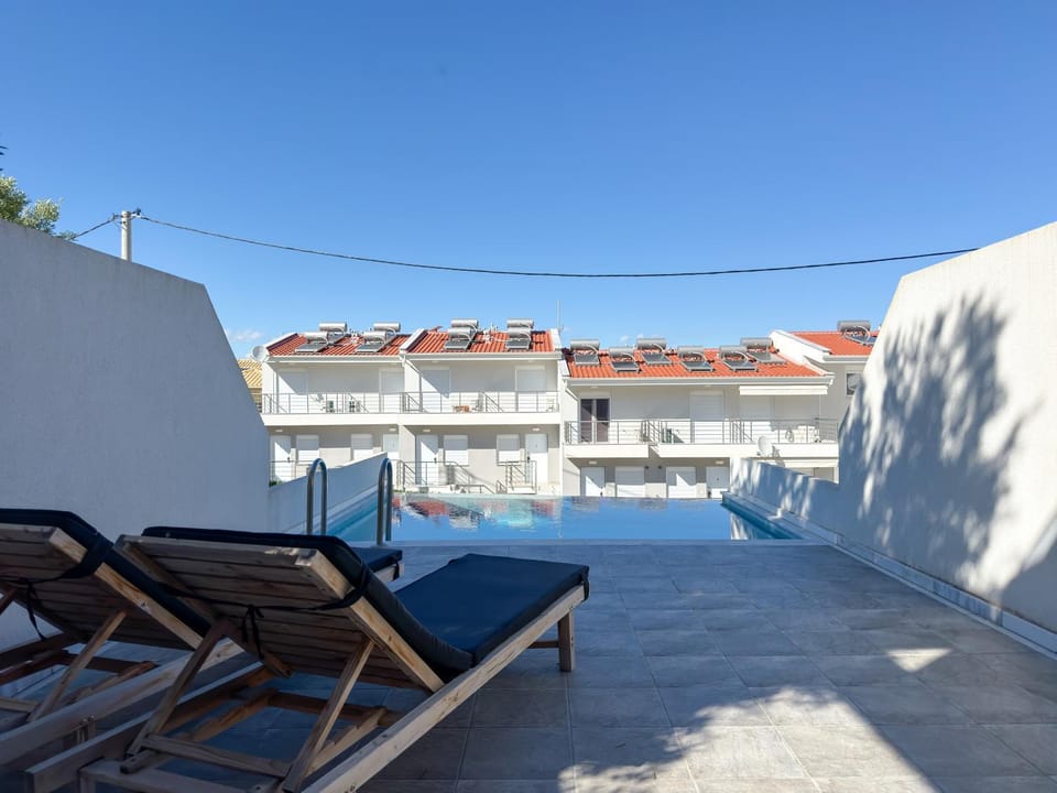 Patio, Day, View (from property/room), Balcony/Terrace, Pool view, Swimming pool, sunbed