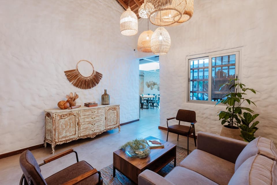 Communal lounge/ TV room, Living room, Seating area