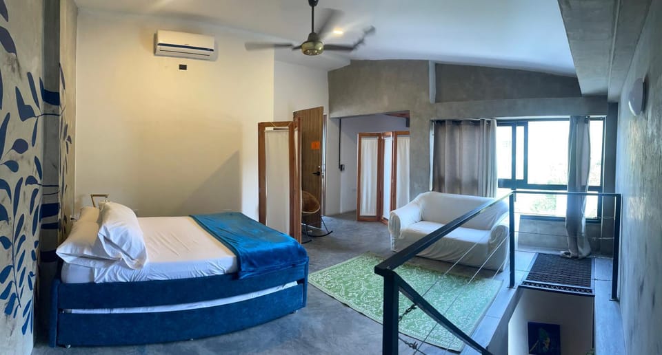 Bed, Photo of the whole room, Bedroom, air conditioner