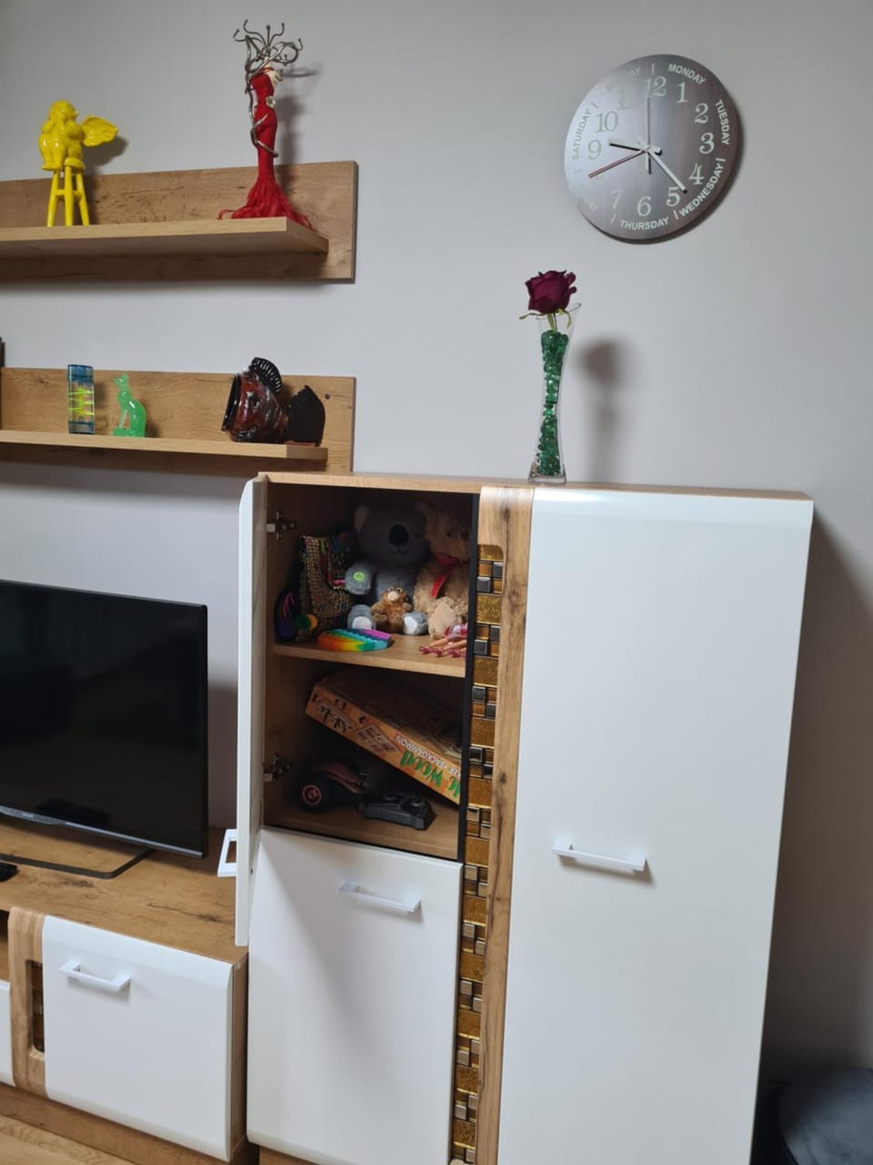 wardrobe