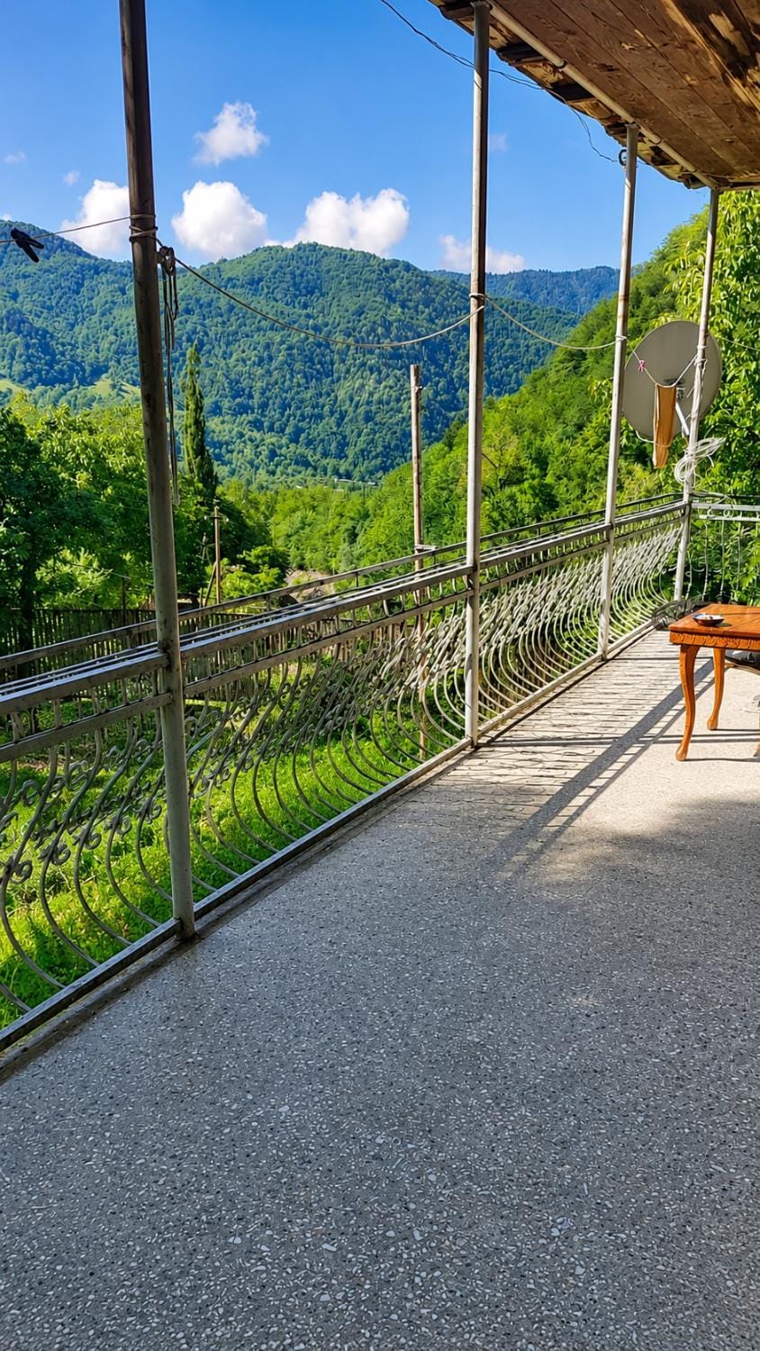 Utsera Veranda House in Georgia