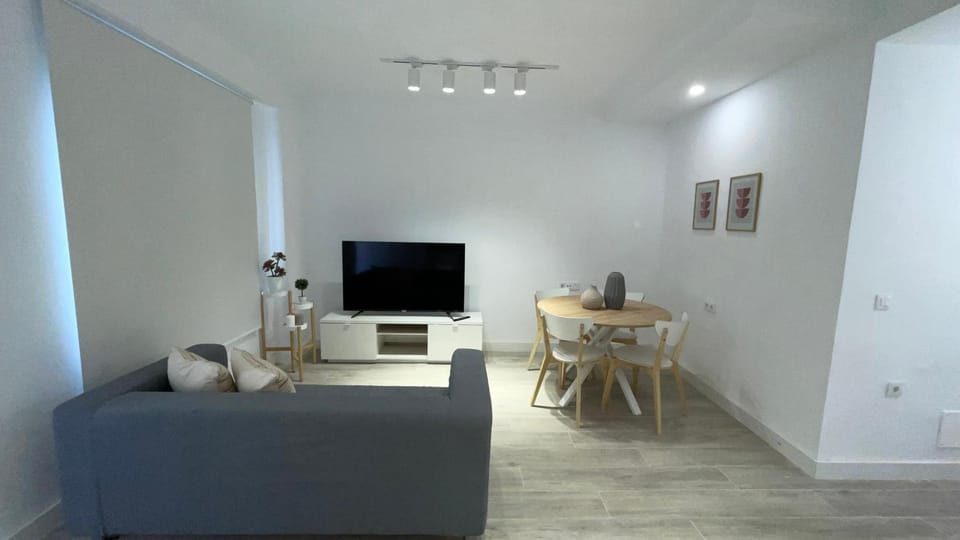 TV and multimedia, Living room, Dining area