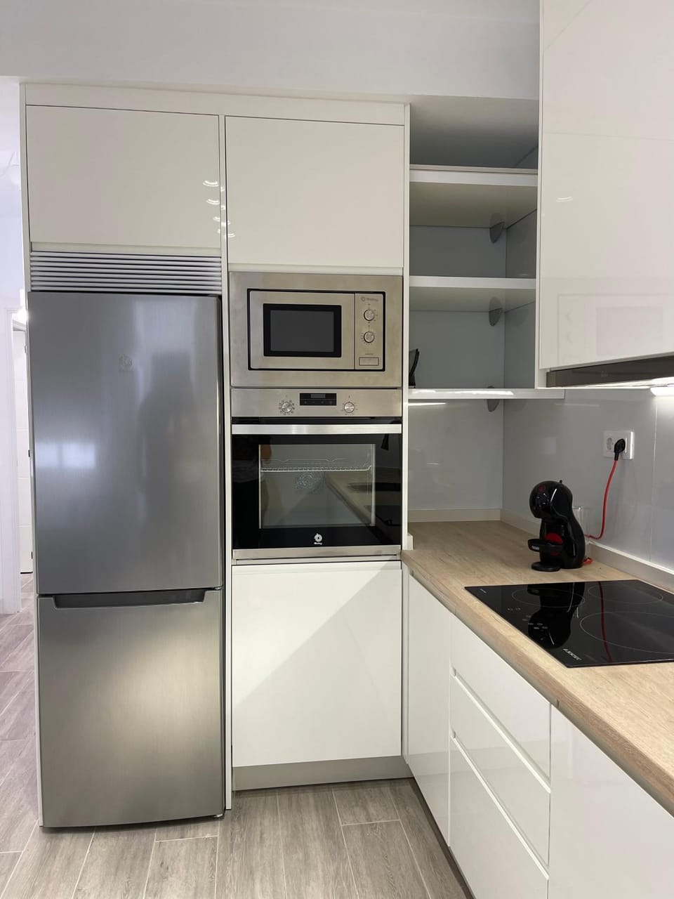 Kitchen or kitchenette, washing machine
