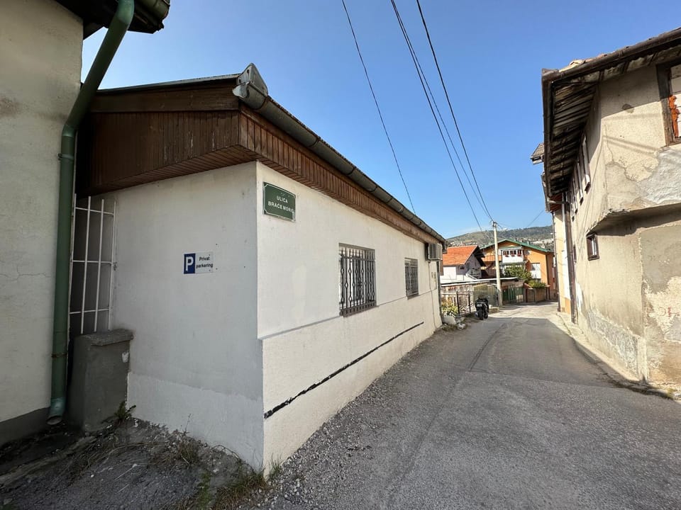 Property building, Day, Street view