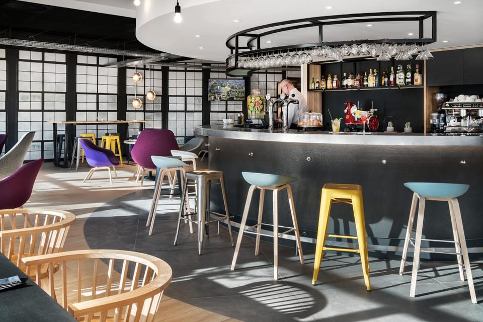 Lounge or bar, Food and drinks, Alcoholic drinks, Non alcoholic drinks