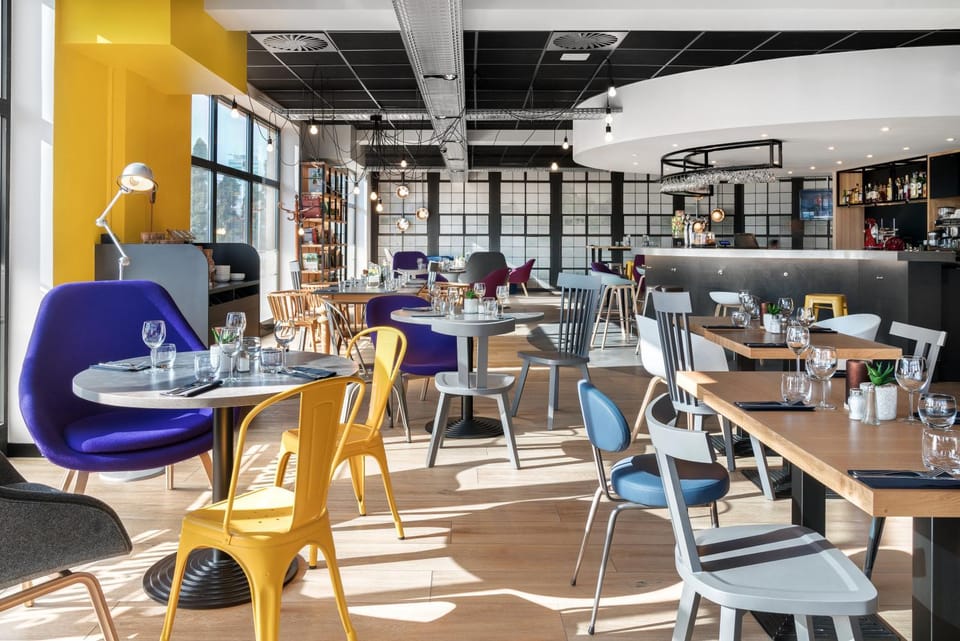 Lounge or bar, Food and drinks