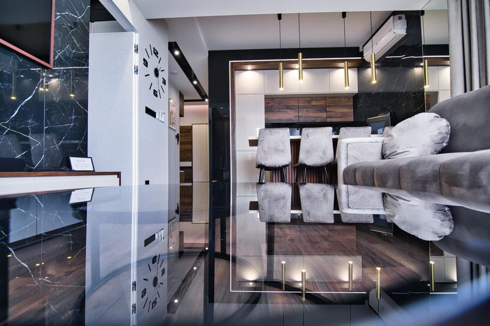 Dining area, minibar, pet friendly, kitchen