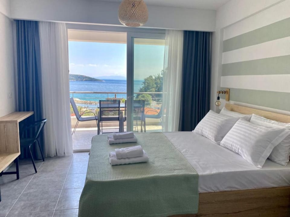 View (from property/room), Balcony/Terrace, Bedroom, Sea view