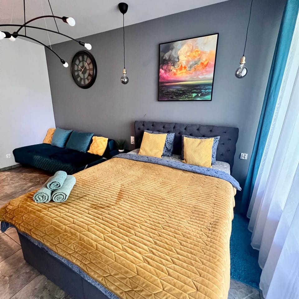 Studio Krzemieniecka, metro Słodowiec, AC, free parking by Cosmo Spirit Apartment in Warsaw